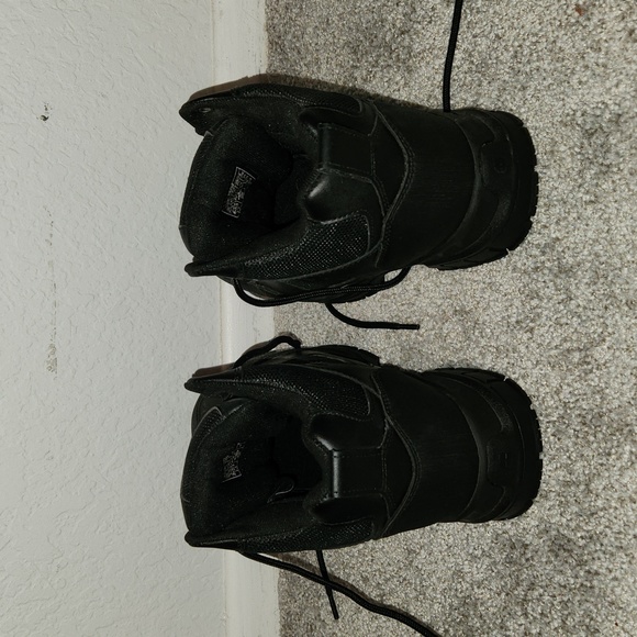 Shoes - Picture 2 of 3